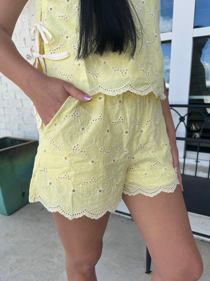 Lemon Drop Eyelet Scalloped Set