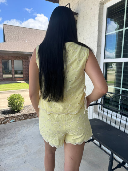 Lemon Drop Eyelet Scalloped Set