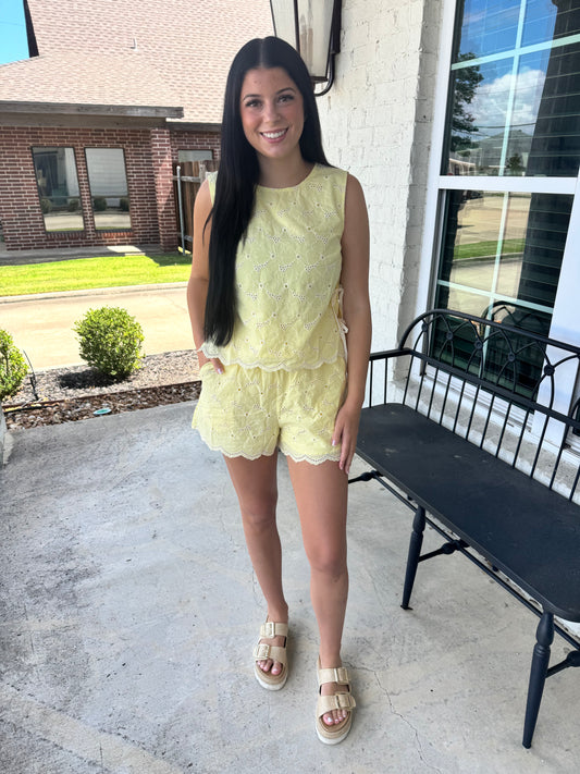 Lemon Drop Eyelet Scalloped Set
